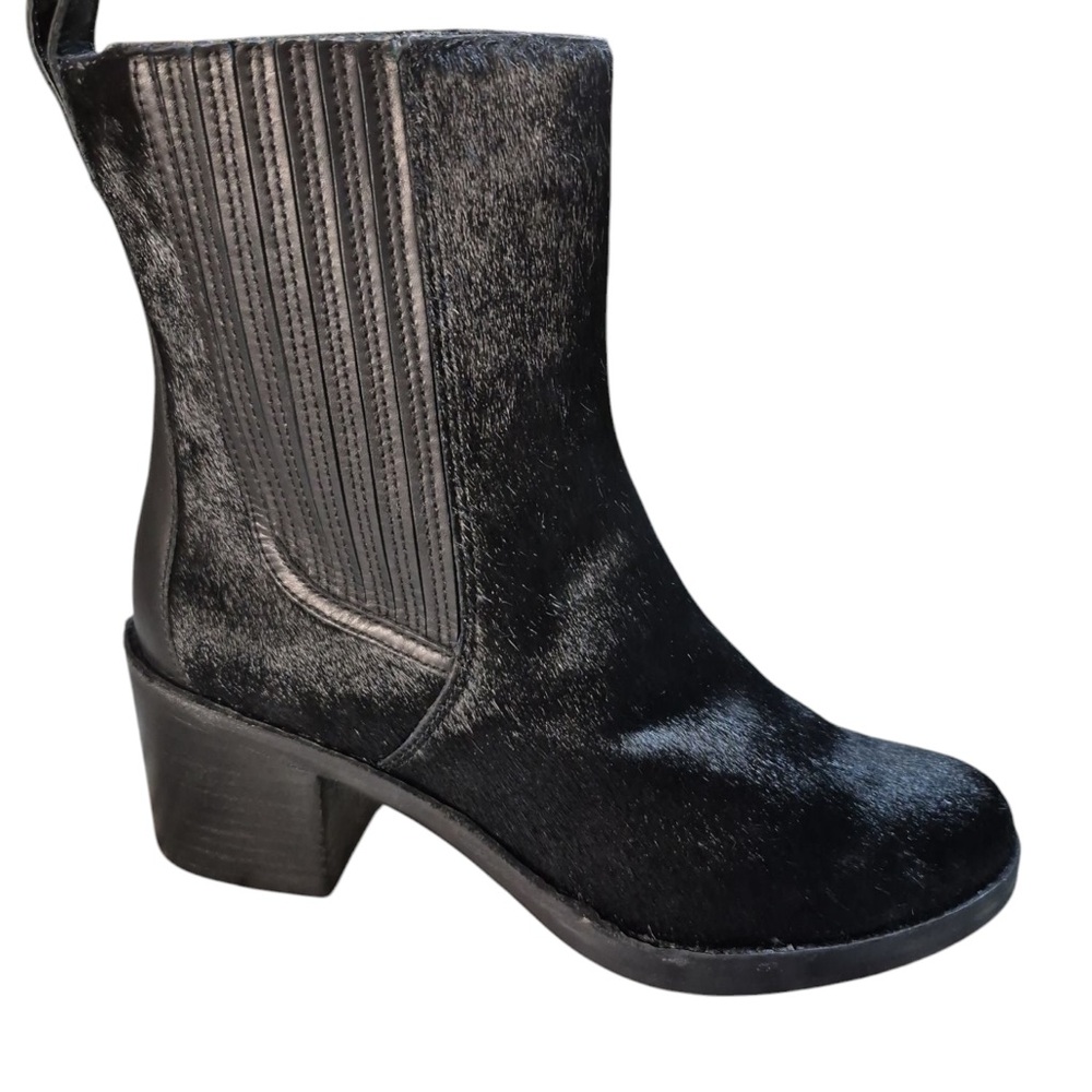 UGG Camden Cow Hide Black Boots - Picture 3 of 8